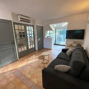 https://joli-appartement-arles.fr-provencehotel.com