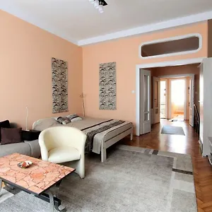 lilis-home.inbudapesthotels.com/