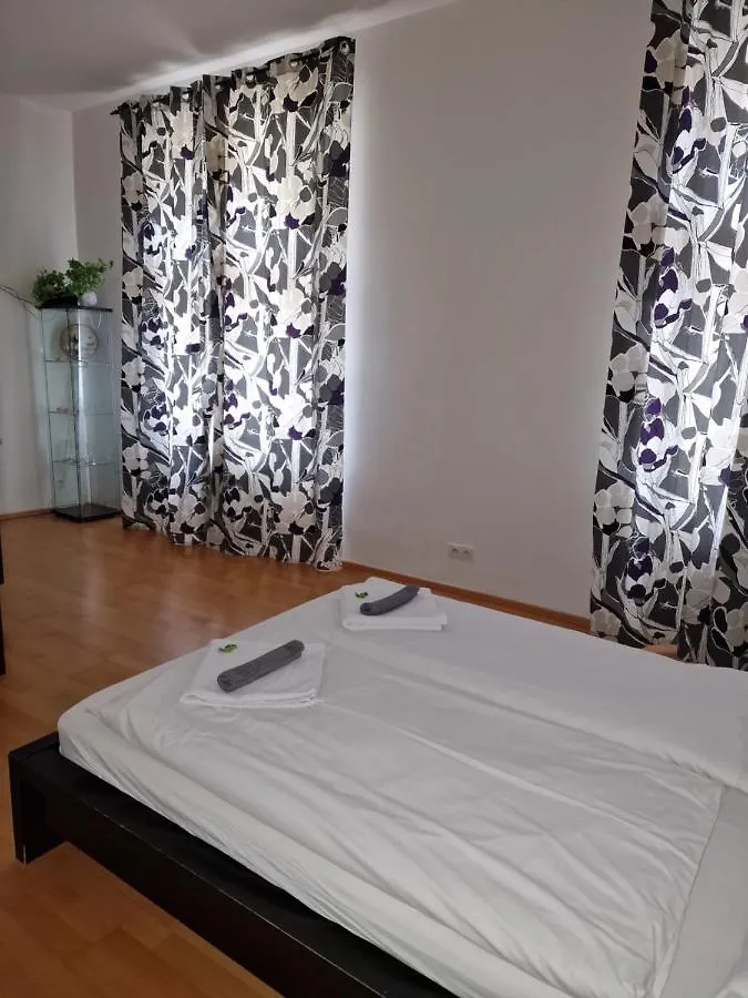 Reznicka Apartments Prague 0*,